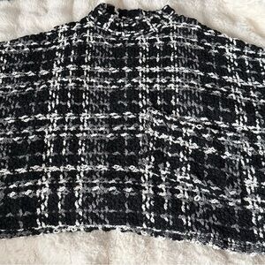 Coco + Carmen Textured Black and White Knit